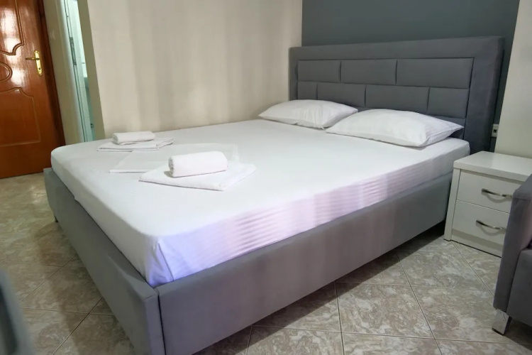 Privé City Hotel