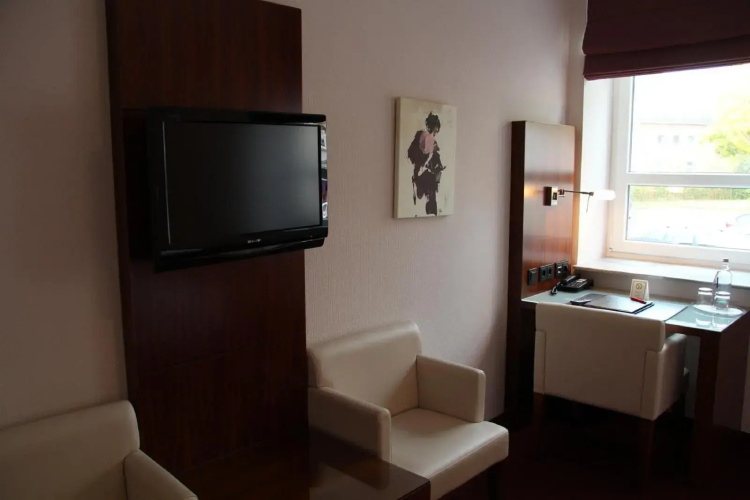 Hotel Adena