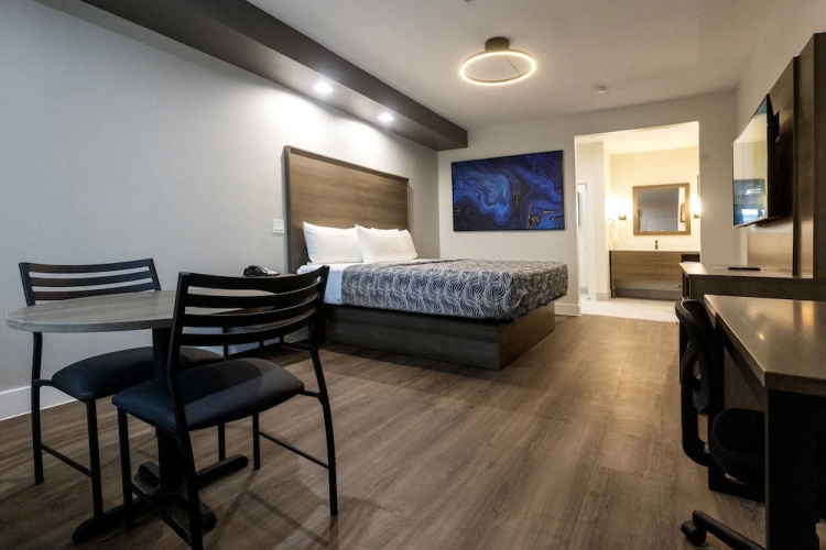 Palace Inn Blue Edgebrook