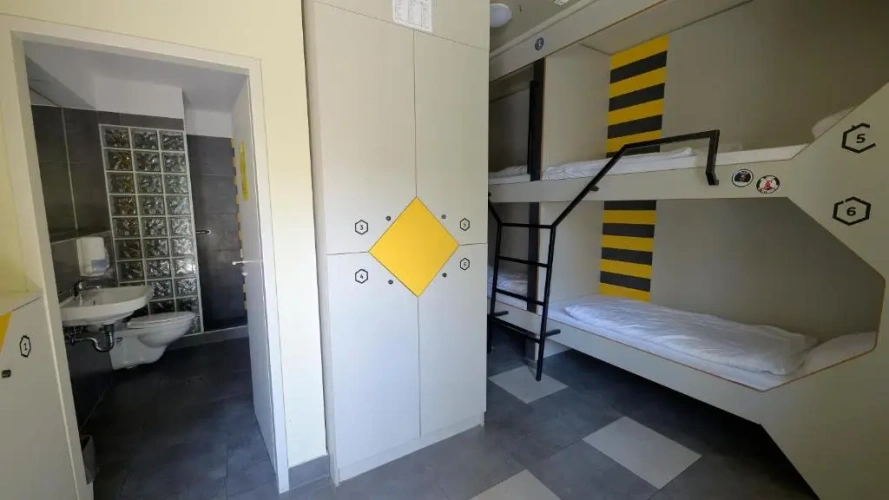 Standard Sextuple room