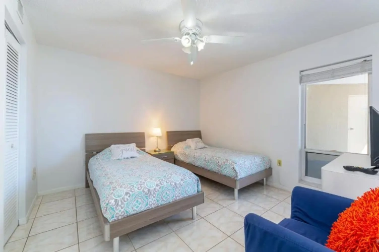 2 Bedrooms Apartment