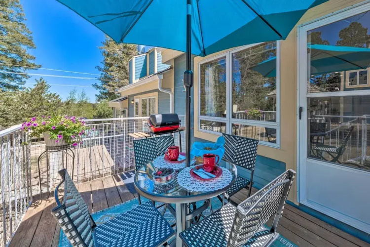 Eclectic Home w/ Deck: 4 Miles to Ski Cloudcroft!
