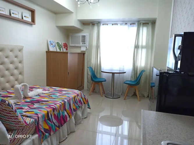 Coleen's Bedsit at Horizons 101