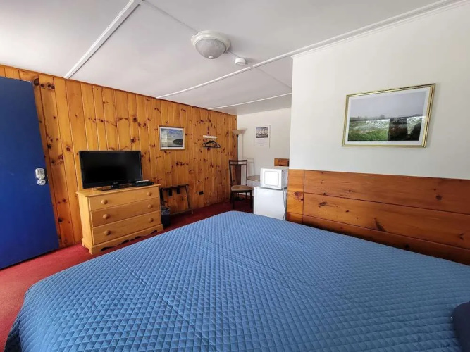 Yardarm Motel