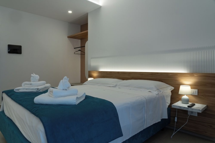 Deluxe room with balcony and with sea view