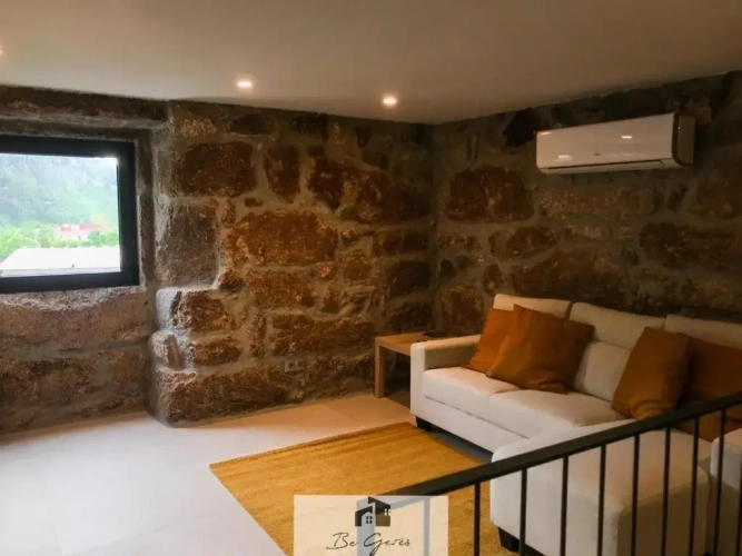 2 Bedrooms Cottage
