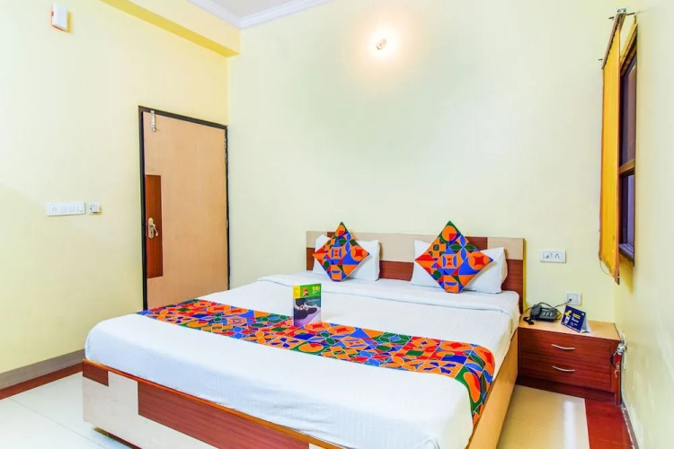 FabHotel Starleaf Prime
