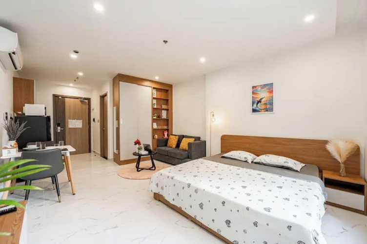 1 Bedroom Apartment with city view
