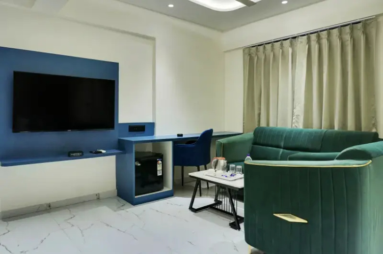 palm suites baner