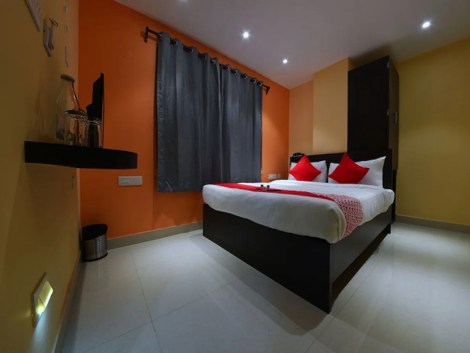OYO Flagship 630 VIP Road