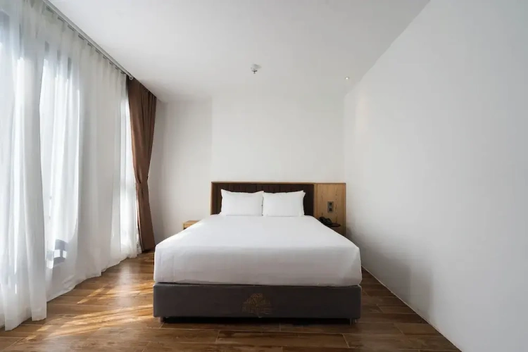 Superior room with city view