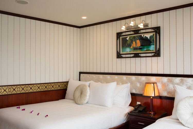 Halong Silversea CruiseOver view