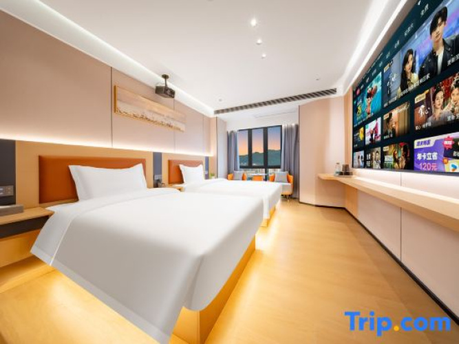 Platinum Hotel (Eight kilometer Light Rail Station Branch)