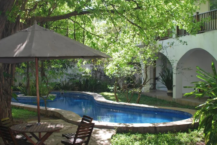 Alexanders Hotel