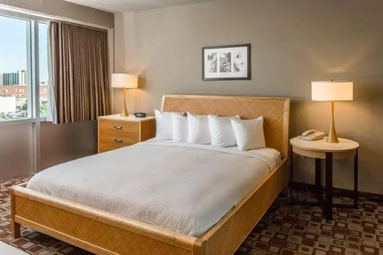 The State House Inn a Clarion Collection Hotel