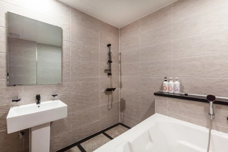 Hotel Bath