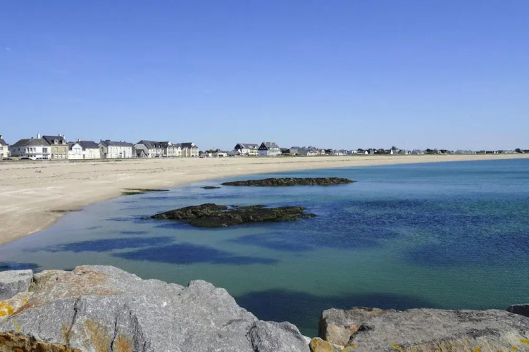 Flat With Direct Beach Access