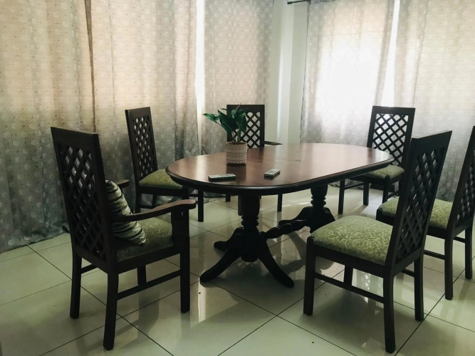 Executive 3 bedroom Apartment Space Available