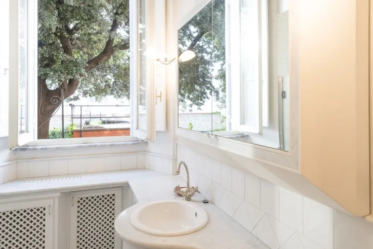 lolART luxury at Spanish Steps