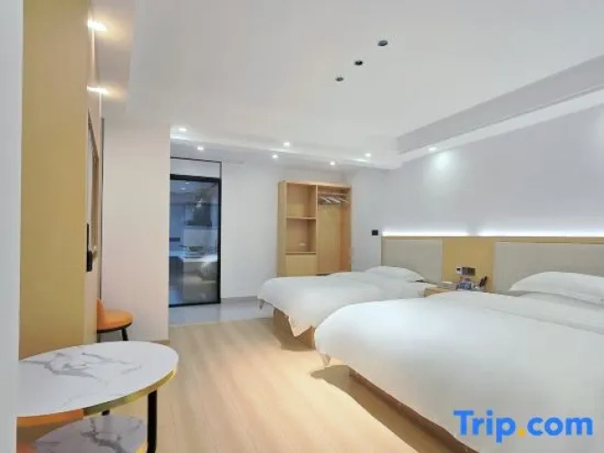 Deluxe Family Suite