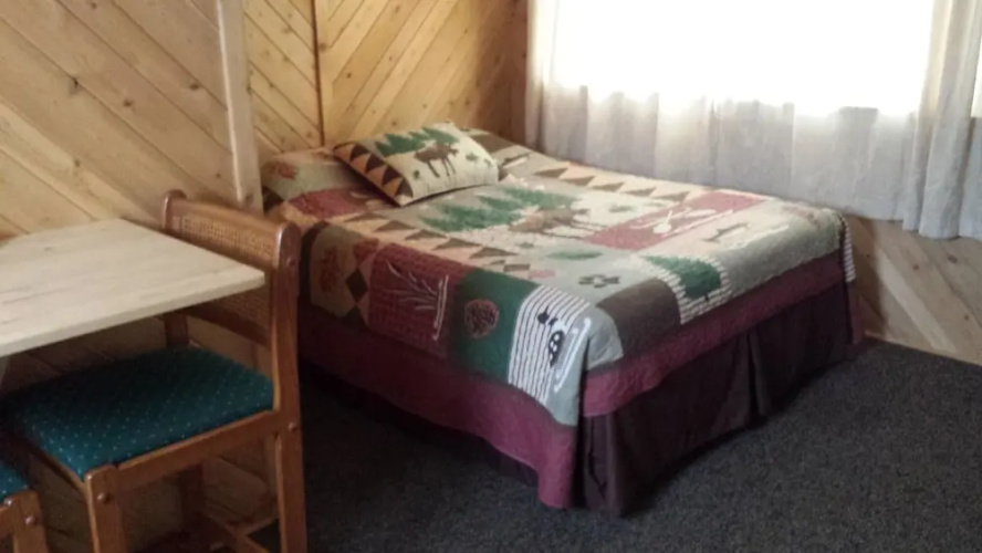 Bear Paw Inn