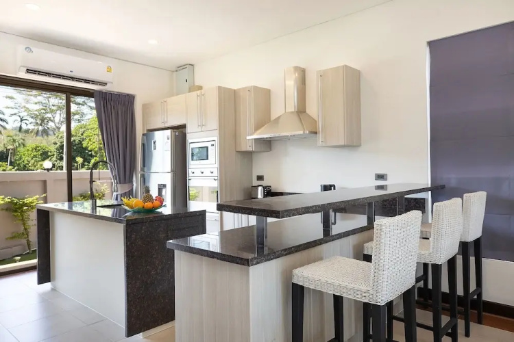Stylish 3BR Pool Access Villa Argent 9