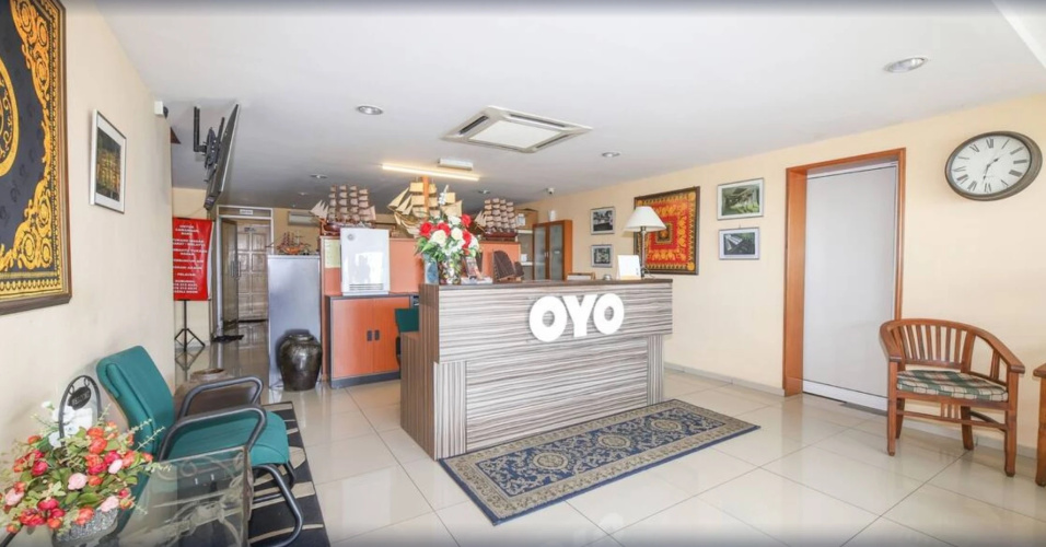 OYO 415 Straits Settlement Inn