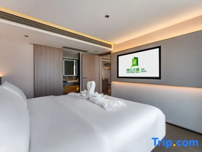Deluxe Double Suite