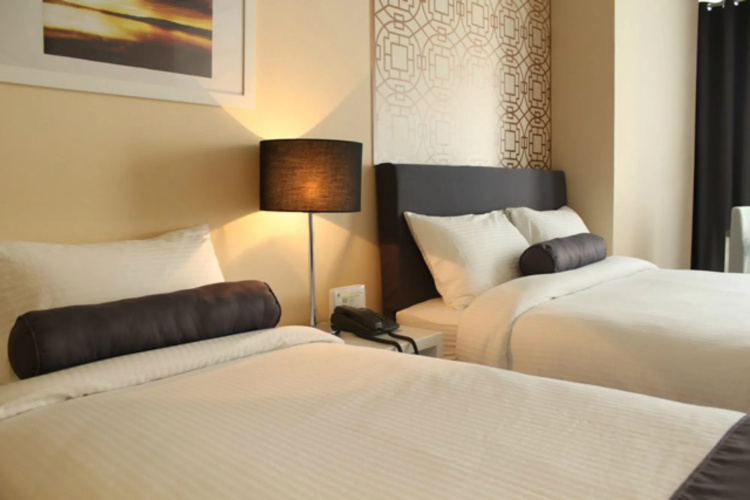 CSuites at Two Central Residences