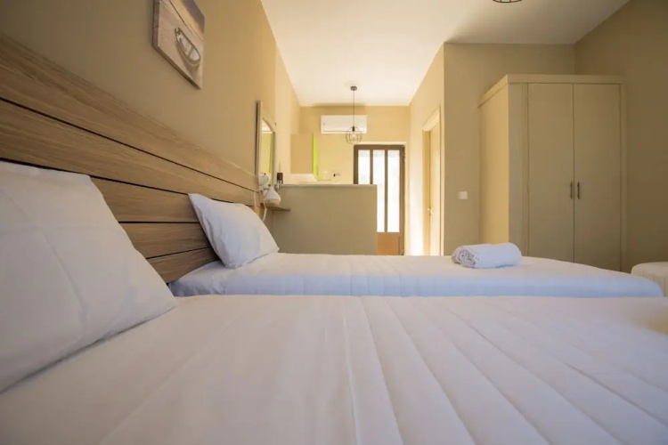 Ilaeira rooms