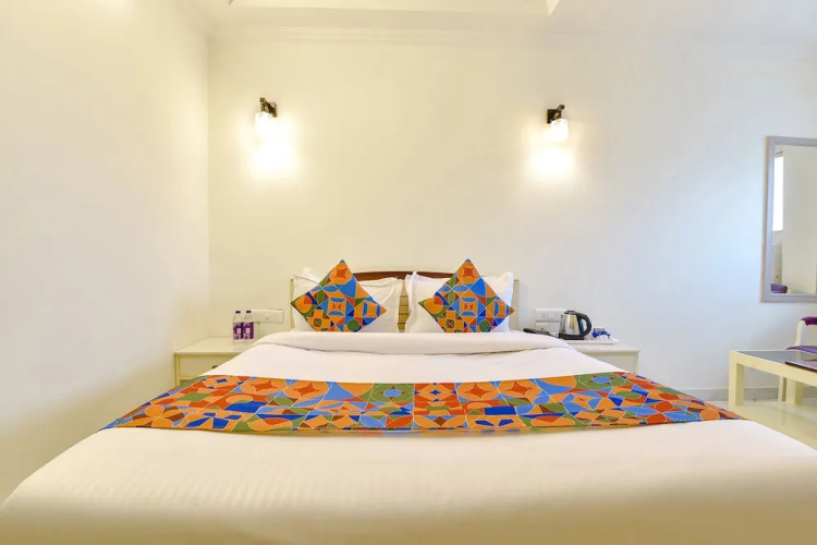 Fabhotel The Tulip Regency