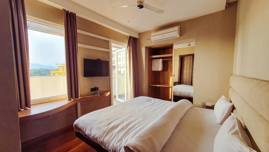 Aura Rooms
