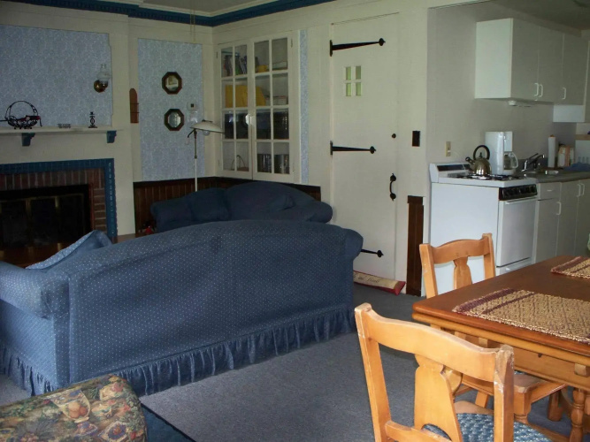 Maple Springs Lake Side Inn
