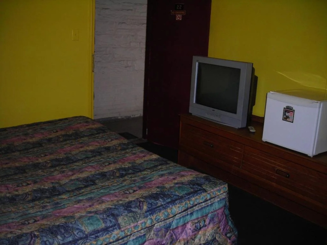 Hollywood Motel