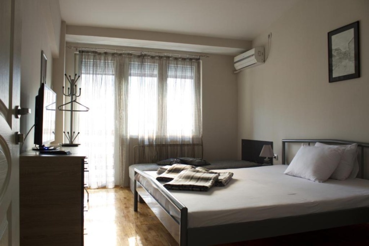 Standard Triple room