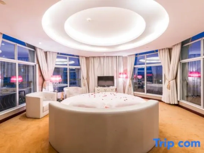 Luxury Suite