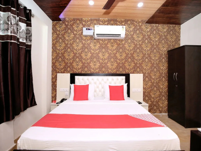 OYO 14529 The Sitara Hotel