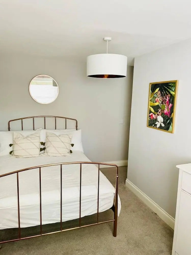 Walk Anywhere From This Cosy Central Flat