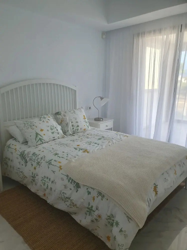 Captivating 2-bed Apartment First Line Beach