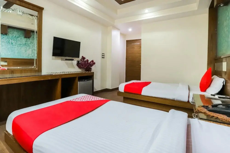OYO 46221 Hotel Shiv Dev International