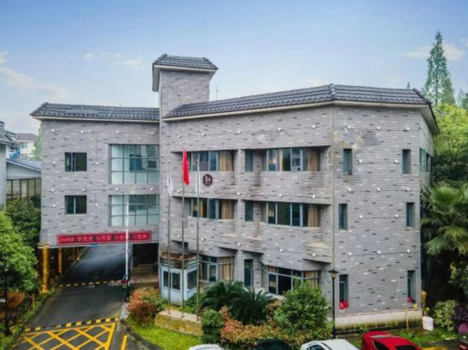 Honghua Hotel (Yichun Wentang)