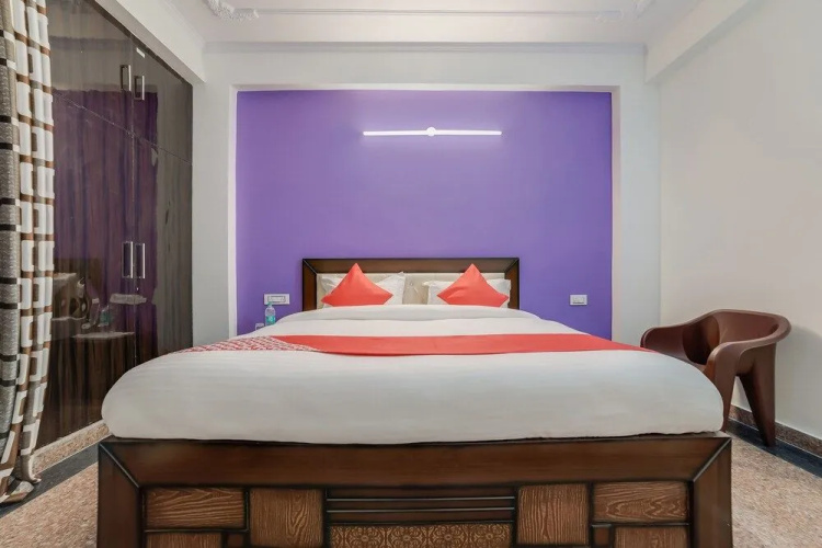 OYO 28706 The Bliss Residency