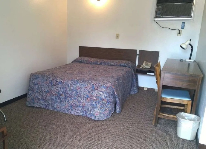Island Park Motel