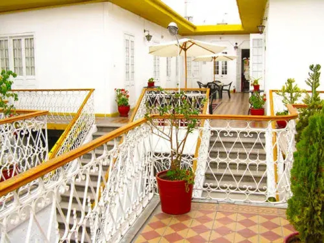 La Compañia Ii