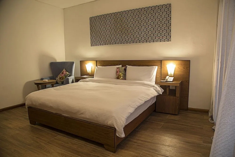Sierra Palms Resort