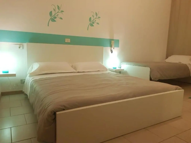 Standard Triple room
