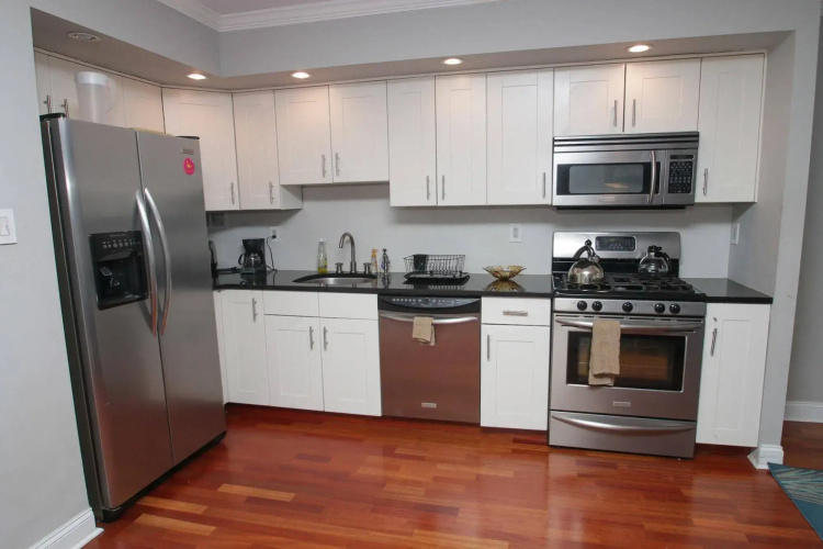Renaissance Properties - 21 & Chestnut