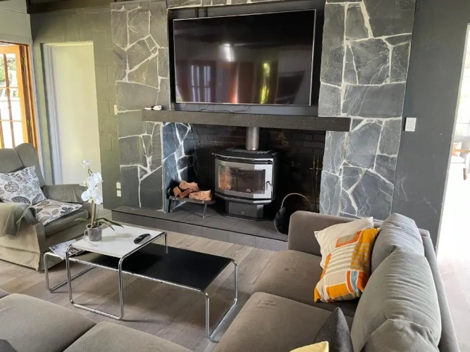 4 Bedrooms Cottage