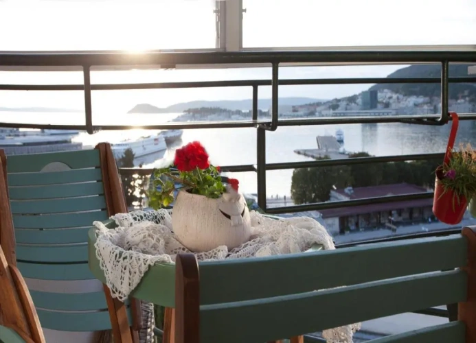 1 Bedroom Apartment with balcony and with sea view