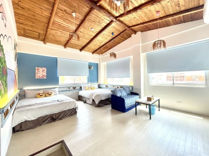 1 Bedroom Standard Quadruple Family room